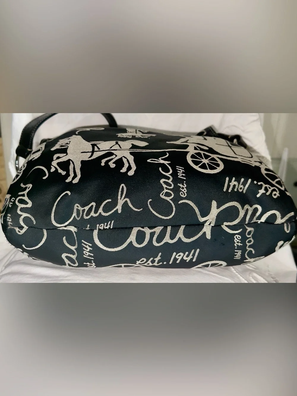 Coach F14888 Horse & Carriage Jacquard Hobo Shoulder Bag Hangtag EUC
